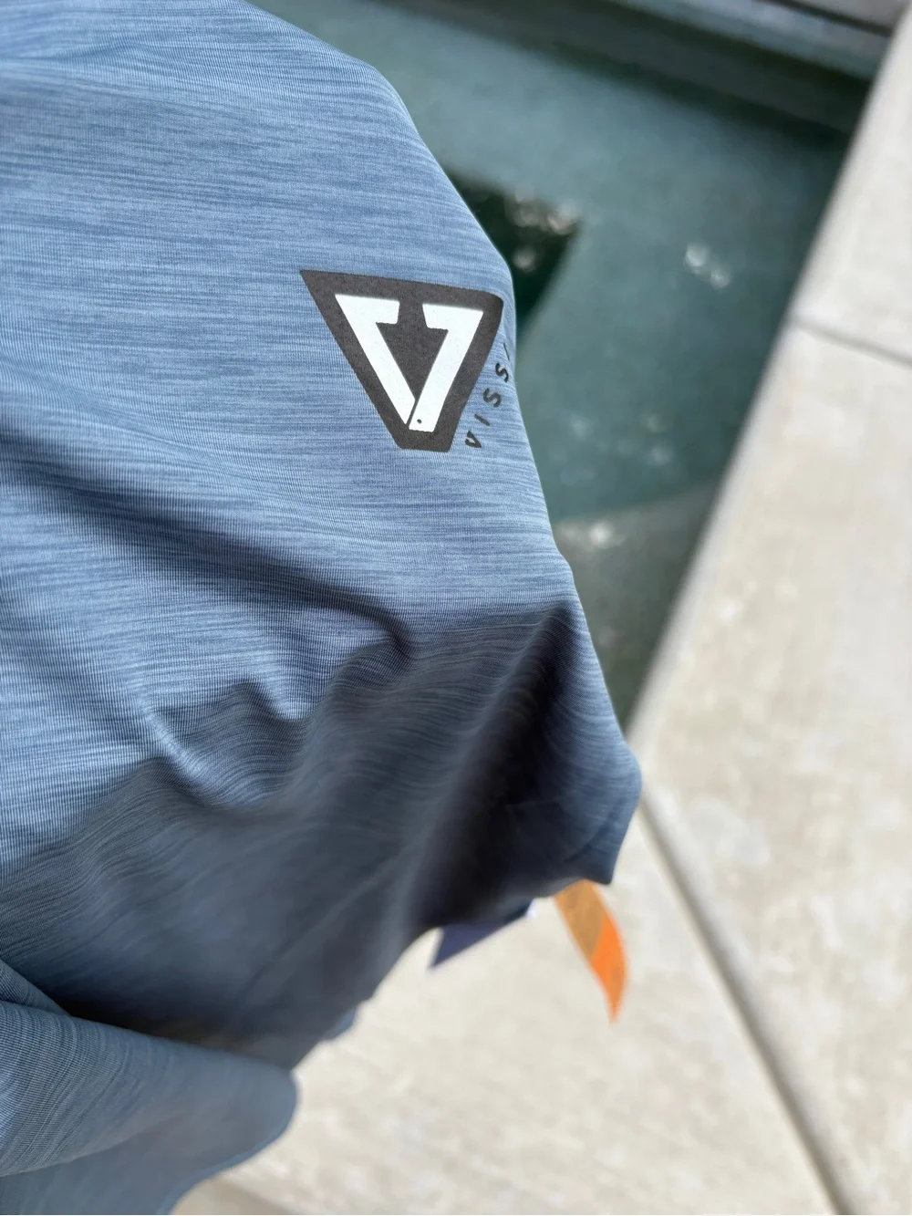 Vissla- YOUTH TWISTED ECO LS SUN SHIRT- Sz M, Slate Heather, NWT